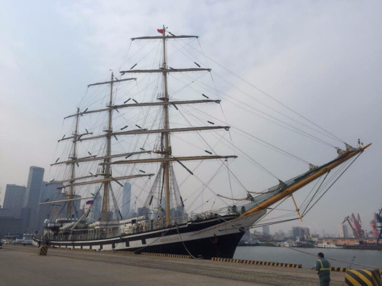 俄罗斯“帕拉达”号大帆船到访大连