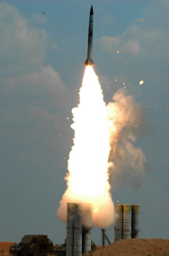 俄罗斯国防部长宣布将为哈萨克斯坦提供防空导弹,并称部分上合组织成员国正在讨论建立共同反导系统,专家表示“很有前景”。